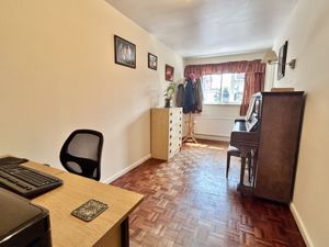 Study/Playroom/Downstairs Bed- click for photo gallery